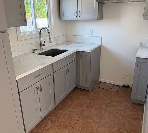 4th image of 8835 Dunbar St