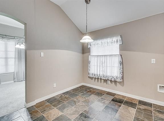 5th image of 328 Highland Creek Dr