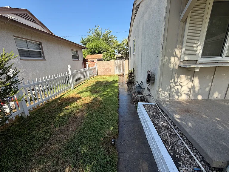3552 N Alameda Ave — Photo 7
