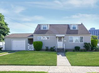 72 Florence Ct, East Meadow, NY 11554