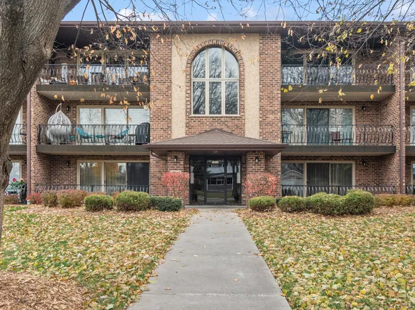 7515 Sheridan Dr APT 3D, Willowbrook, IL 60527