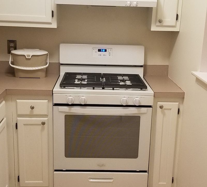1st image of 466 Carlton Ave #2