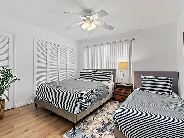 3842 Lamont St — Photo 23