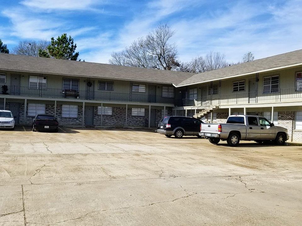 1st image of 302 Georgia St APT 18