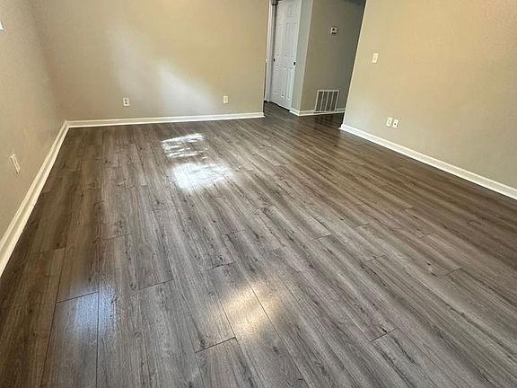 4th image of 851 Glenwood Ave APT 3