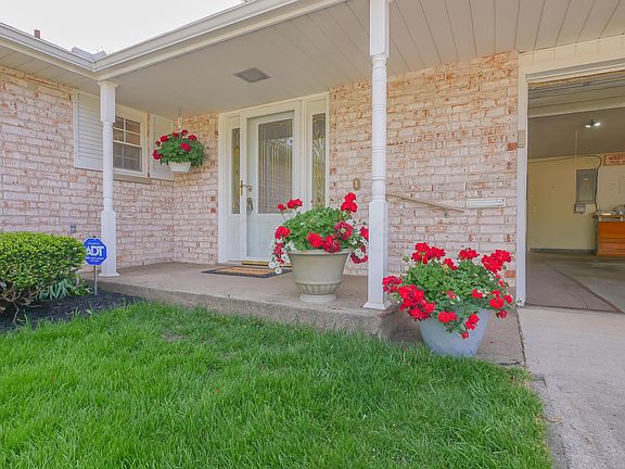 3rd image of 507 Meadow Ln