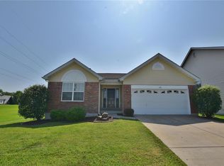 168 Roxbury Dr, O'Fallon, MO 63366