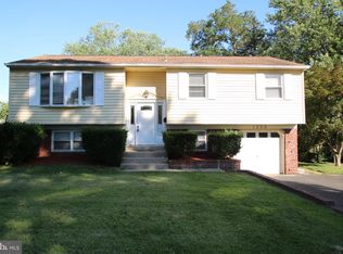 1023 Redbarn Rd, Warminster, PA 18974