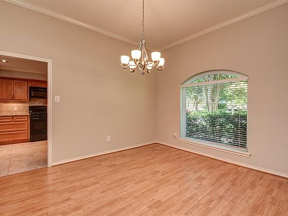 4th image of 15130 Carols Way Dr