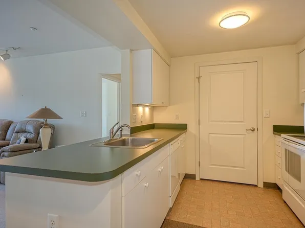 248 Main St Unit 204, Hudson, MA 01749