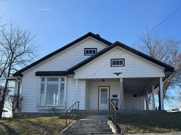 314 E 4th St, Milan, MO 63556