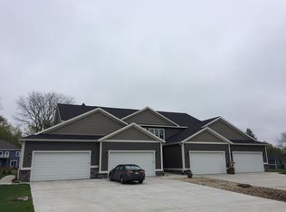 4513 Golf Dr UNIT 4, Windsor, WI 53598