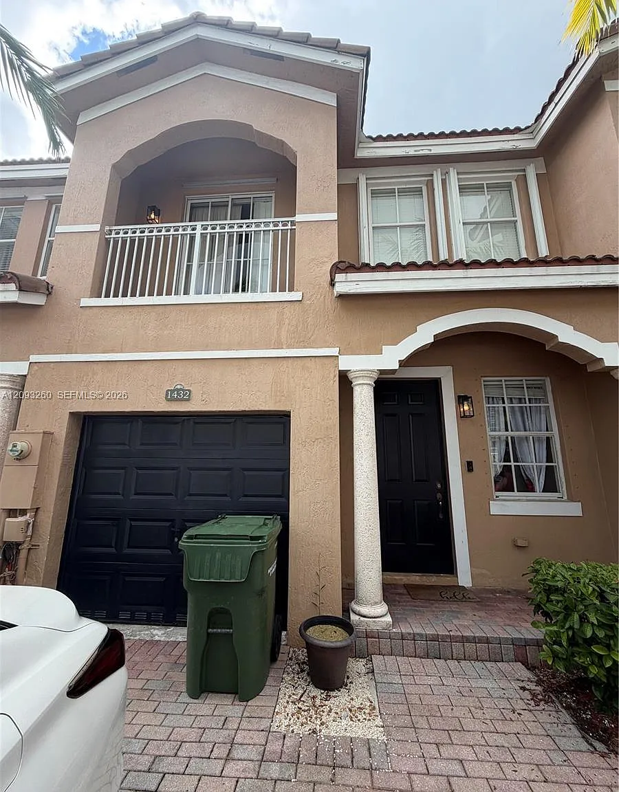 Keys Garden — Photo 1