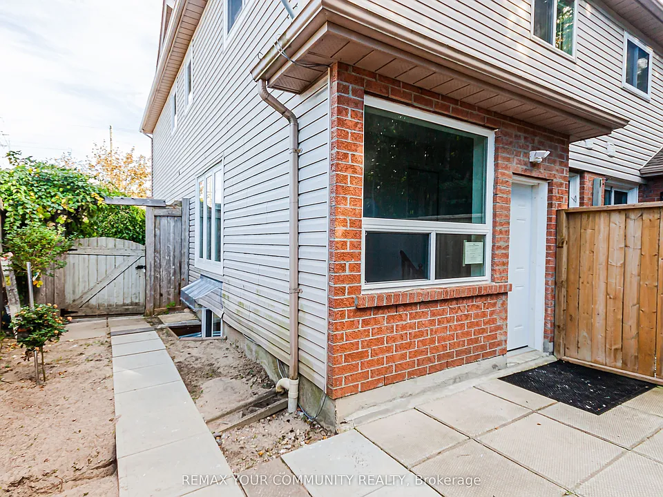218 Ferndale Dr S #LOWER