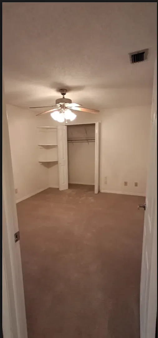 1096 Gran Paseo - HUGE home. — Photo 3