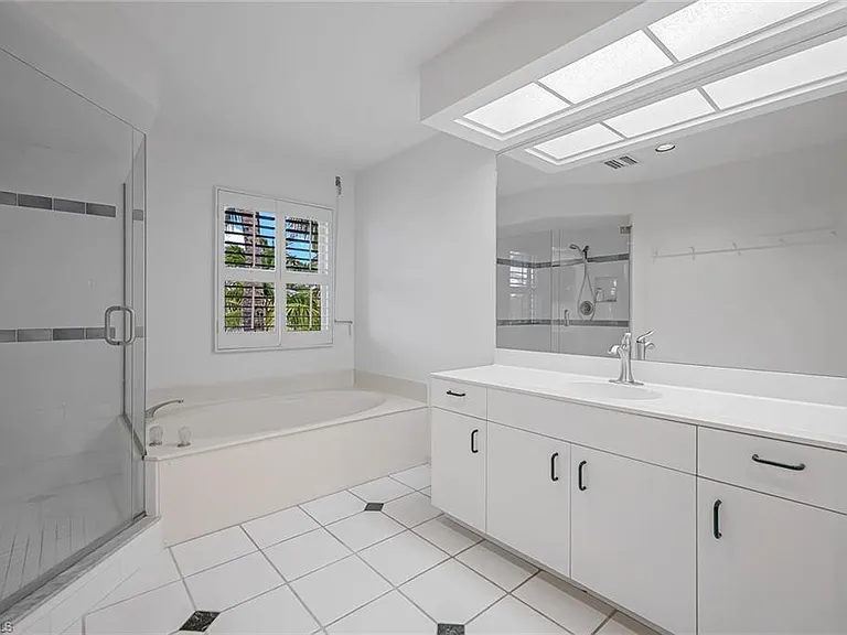 433 2nd St S #B-202 — Photo 21