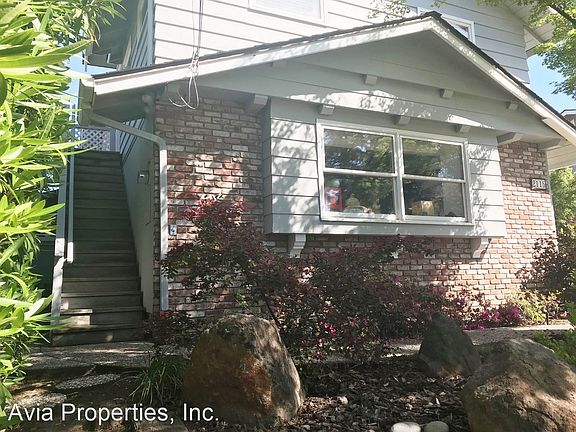 3rd image of 2115-A Prospect St