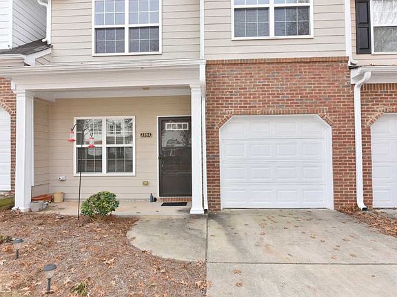 3rd image of 2394 Suwanee Pt