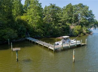 69 Heron Point Ln #69, Hartfield, VA 23071