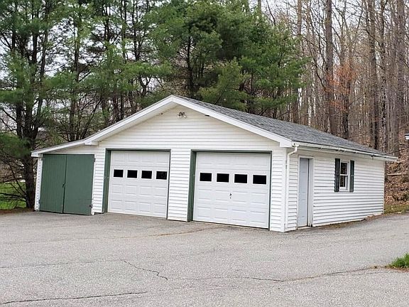 3rd image of 516 Eight Rod Road