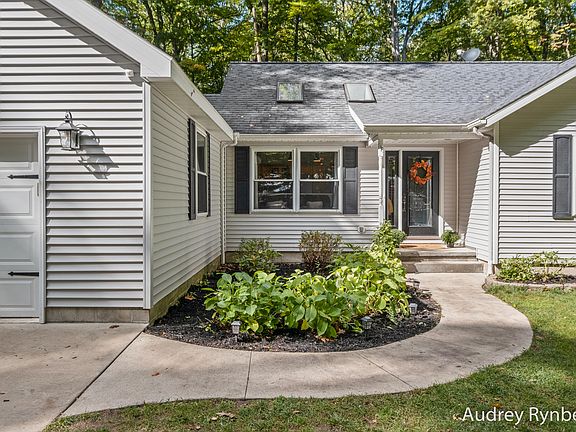 2nd image of 5707 S Cozy Point Dr