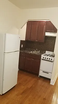 Rented by United Realty Equities | media 25