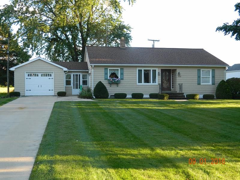1st image of 1678 1st St