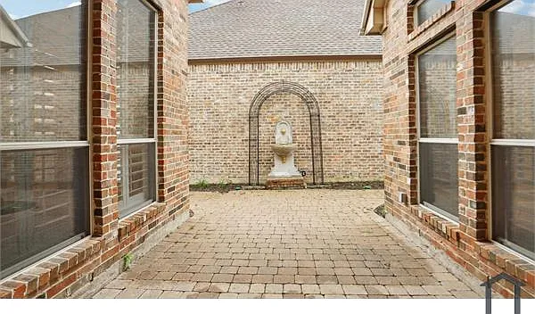 4 bed, 3816 sqft, $3,999 — Photo 2