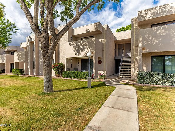 2nd image of 1920 W LINDNER Avenue #207