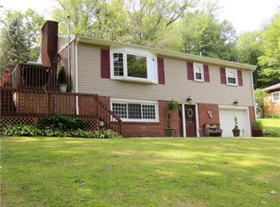 108 Valley Dr, Beaver, PA