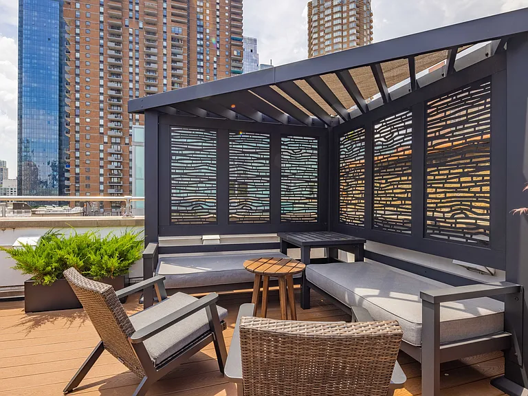 459 W 44th St #C — Photo 10