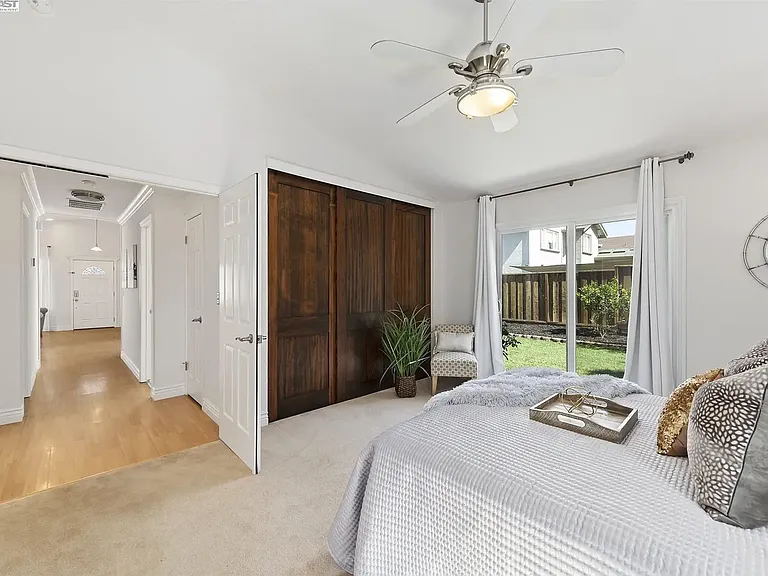 11599 Alegre Dr — Photo 3
