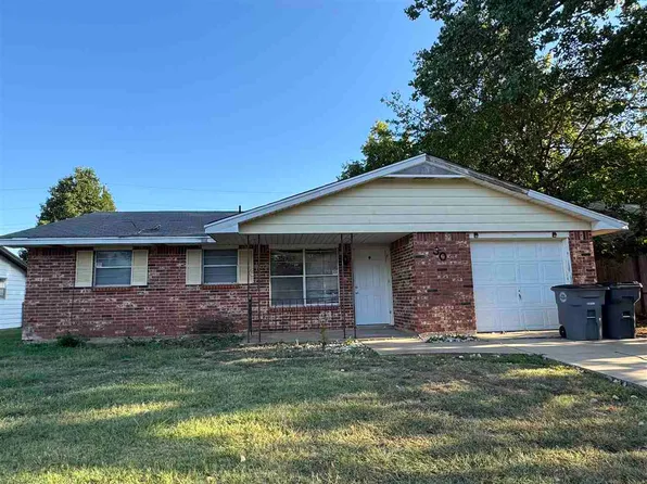 305 NE Angus St, Lawton, OK 73507