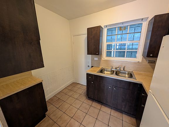 4th image of 1786 NW 18th St #1