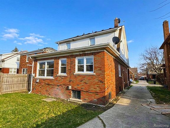 5th image of 13027 Rosemary St