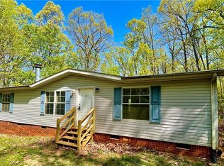 1458 Merridon Dr, Pinnacle, NC 27043