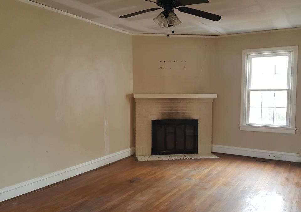 2nd image of 3811 Austin Ave