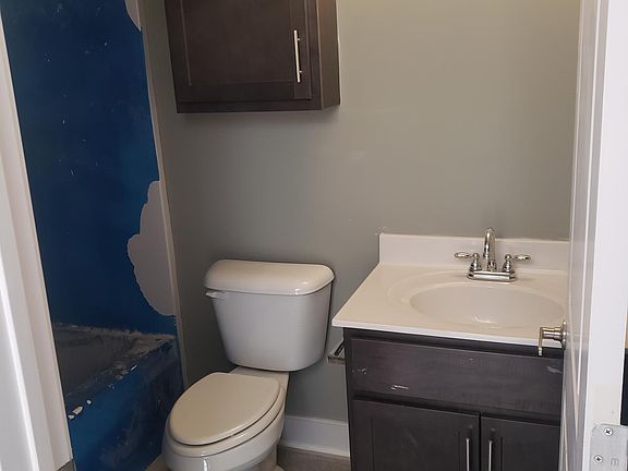 5th image of 200 Claremont Ave #115