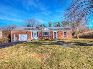 7377 Chester Dr, Roanoke, VA 24019