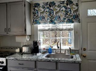 158 Shore Rd, Cape Neddick, ME 03902