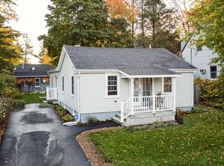 15 2nd St, Amesbury, MA 01913