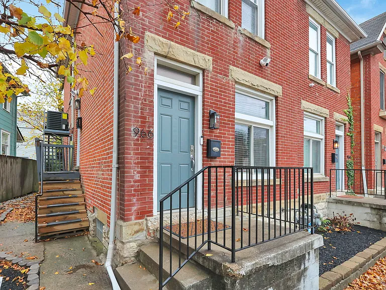 966 N 4th St — Photo 2