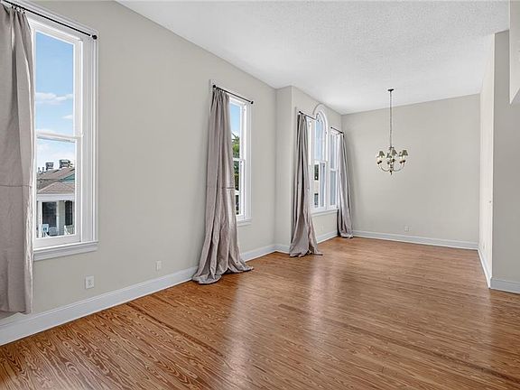 4th image of 4716 Annunciation St APT 2D