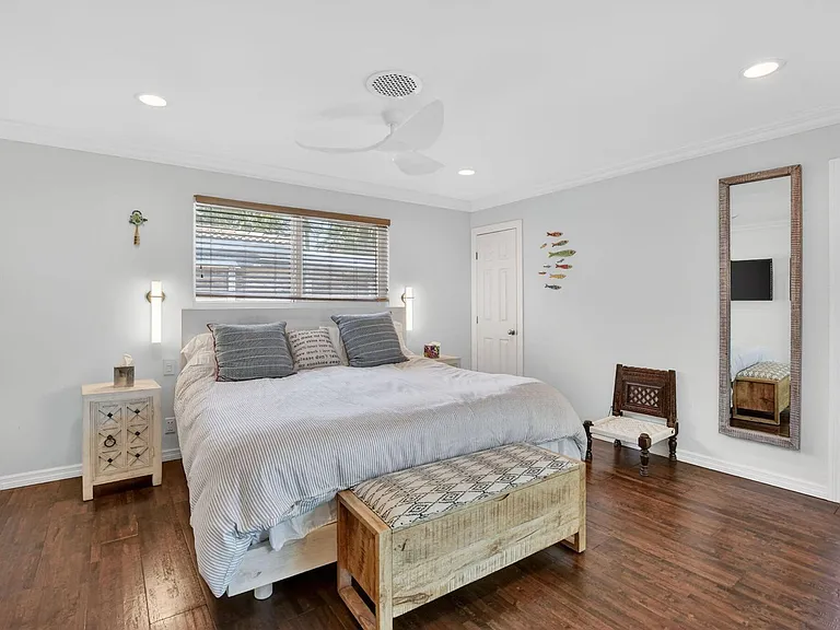 424 SW 7th Way #424 — Photo 2