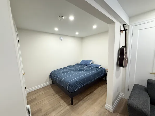 369 Macdonnell St #2, Kingston, ON K7L 4C9