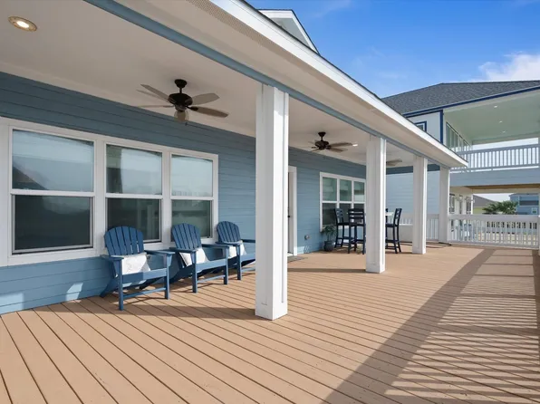 1985 Avenue I, Crystal Beach, TX 77650