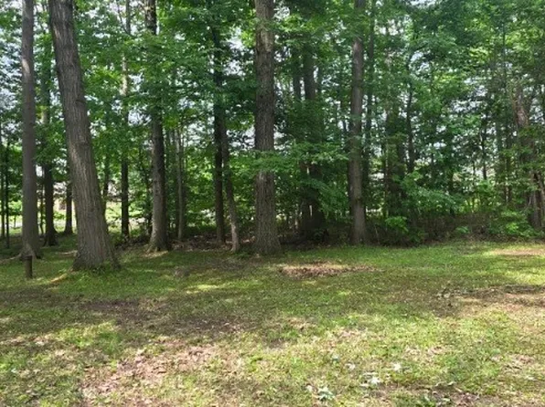 8905 County Rd, Clarence Center, NY 14032