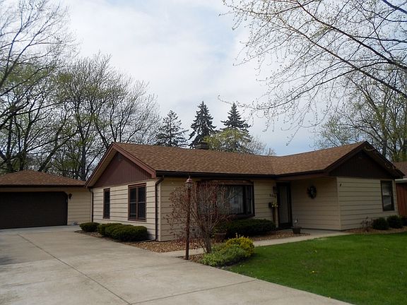 2nd image of 11518 S Neenah Ave