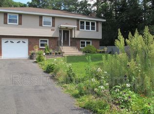 18 Ethel Dr, Loudonville, NY 12211
