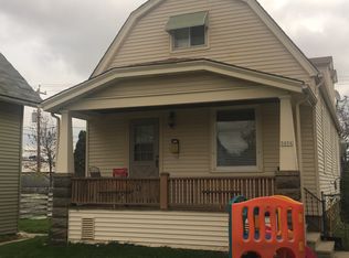 3056 S 14th St, Milwaukee, WI 53215